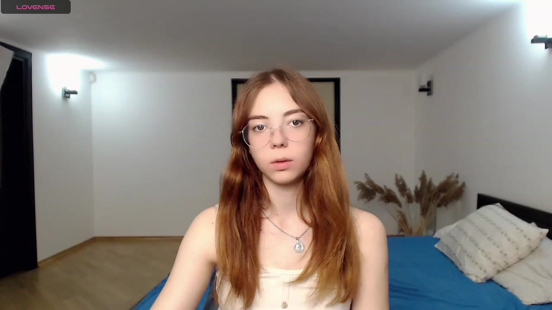 Gallery image thumbnail from KristinaRed's myfreecams stream on, 08/17/2023, 24:27 image 19 of 20