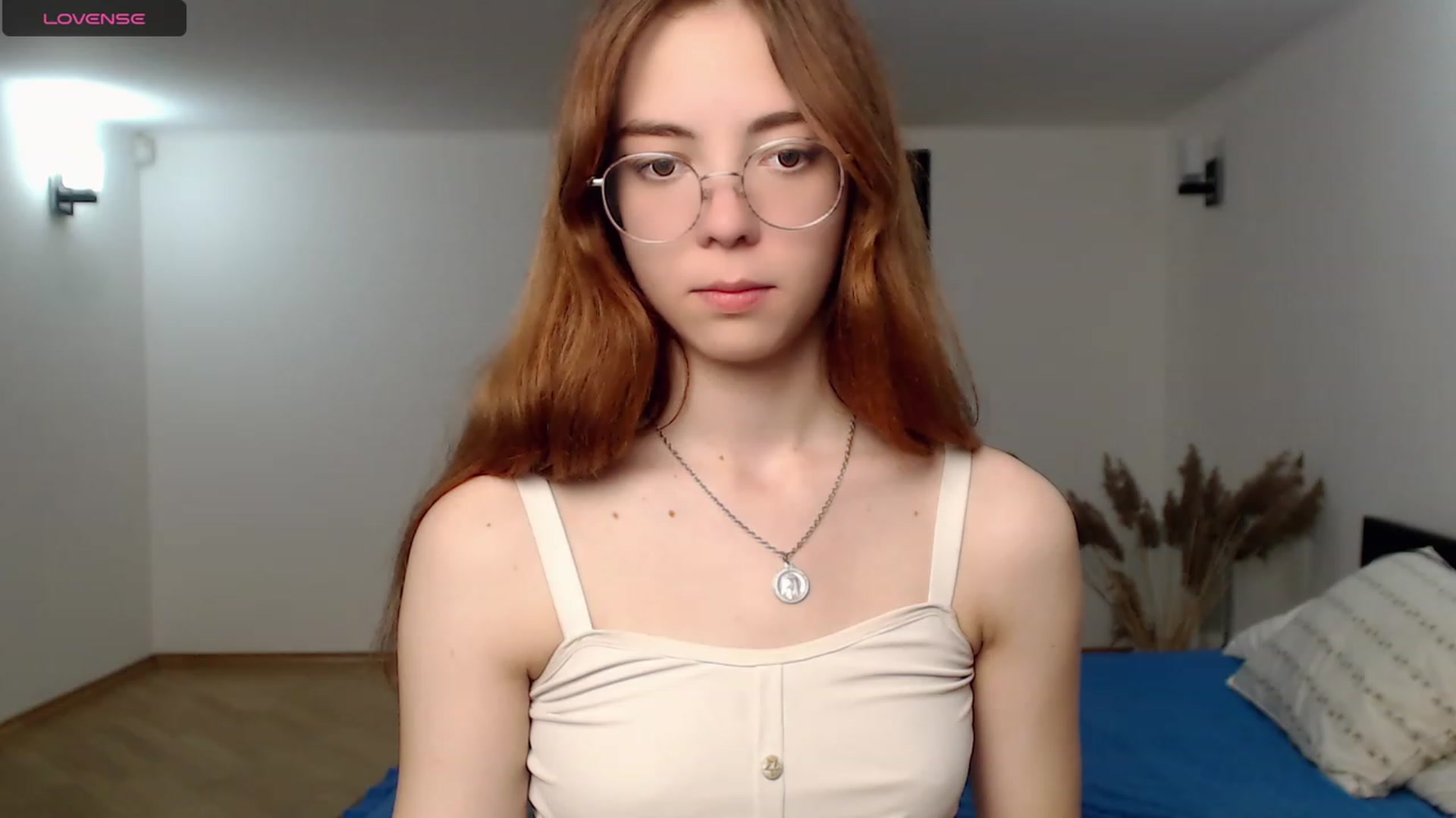 Gallery image thumbnail from KristinaRed's myfreecams stream on, 08/17/2023, 01:27 image 6 of 20