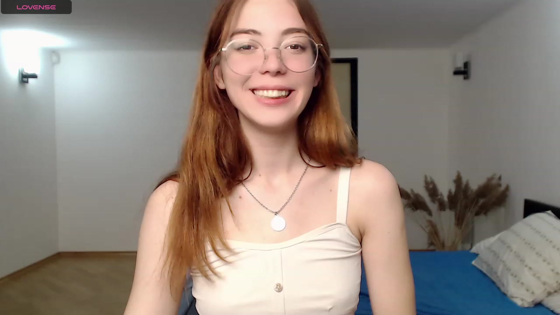 Gallery image thumbnail from KristinaRed's myfreecams stream on, 08/17/2023, 01:27 image 13 of 20