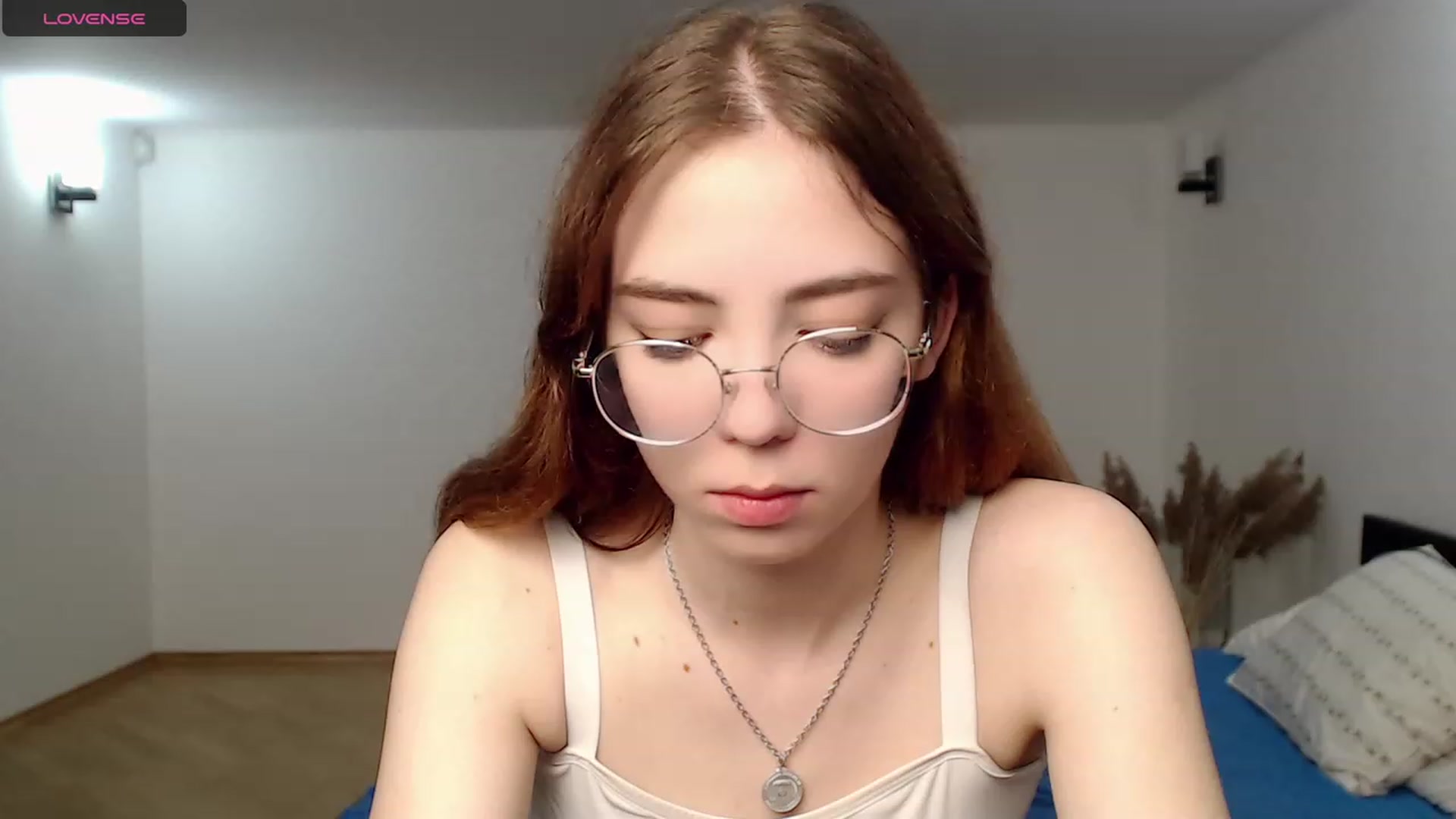 Gallery image thumbnail from KristinaRed's myfreecams stream on, 08/17/2023, 01:27 image 19 of 20