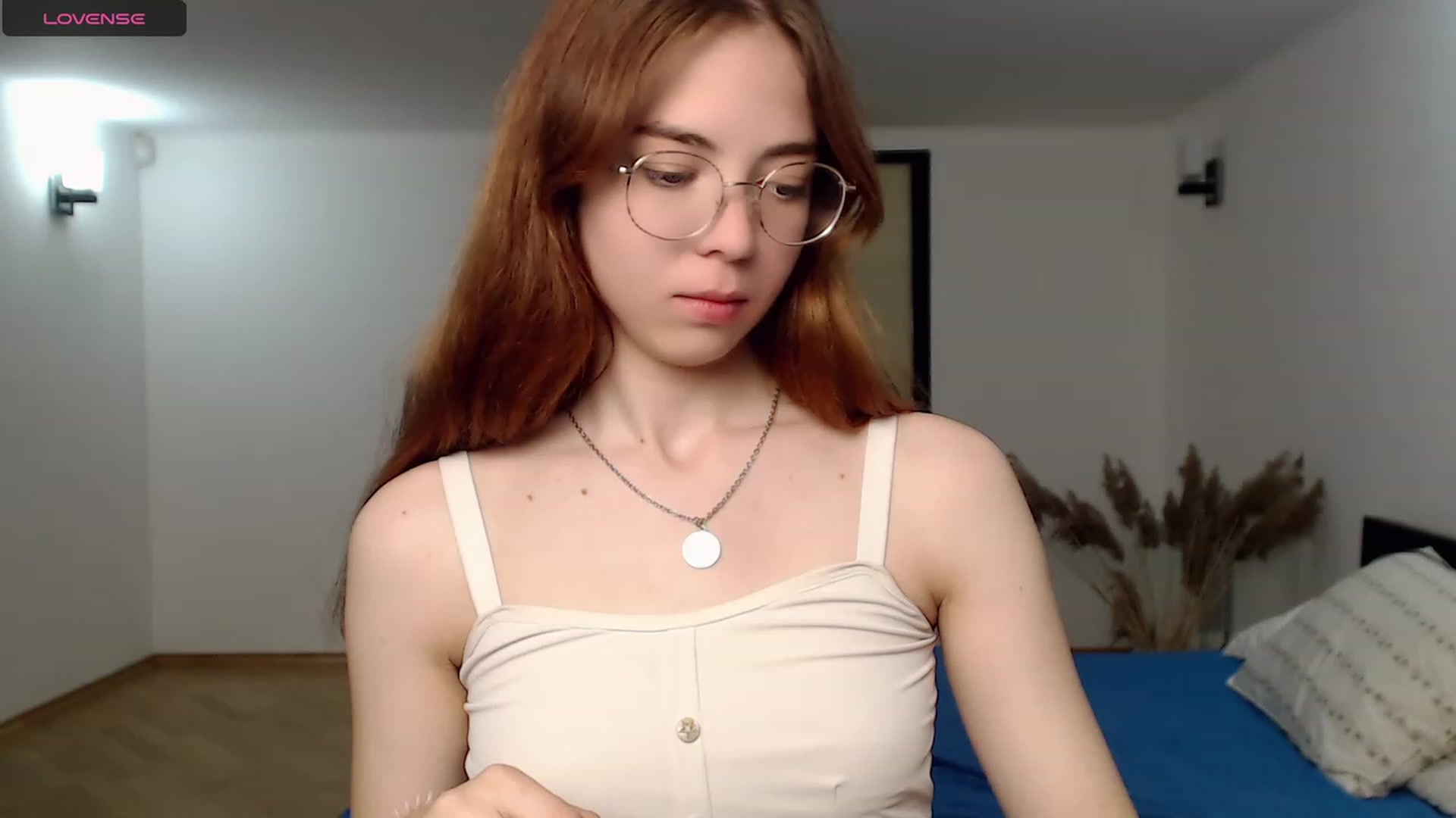 Gallery image thumbnail from KristinaRed's myfreecams stream on, 08/17/2023, 01:27 image 5 of 20