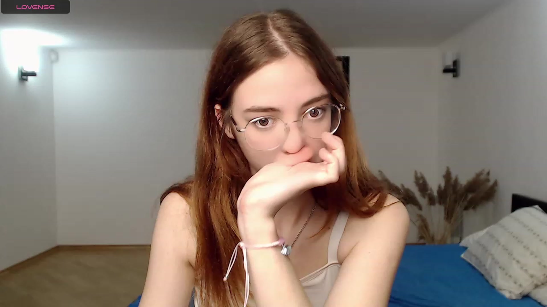 Gallery image thumbnail from KristinaRed's myfreecams stream on, 08/17/2023, 01:27 image 15 of 20