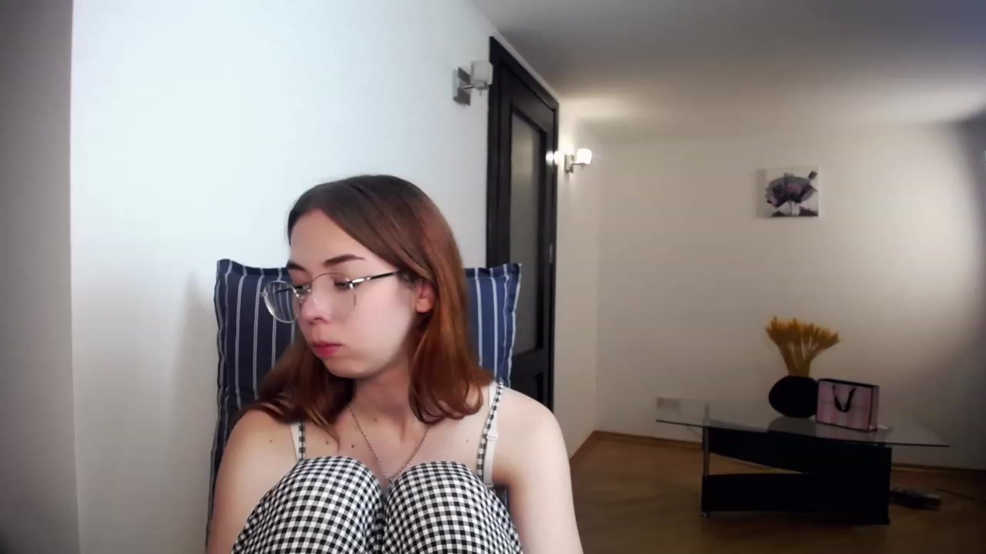 Gallery image thumbnail from KristinaRed's myfreecams stream on, 08/23/2023, 21:16 image 18 of 20