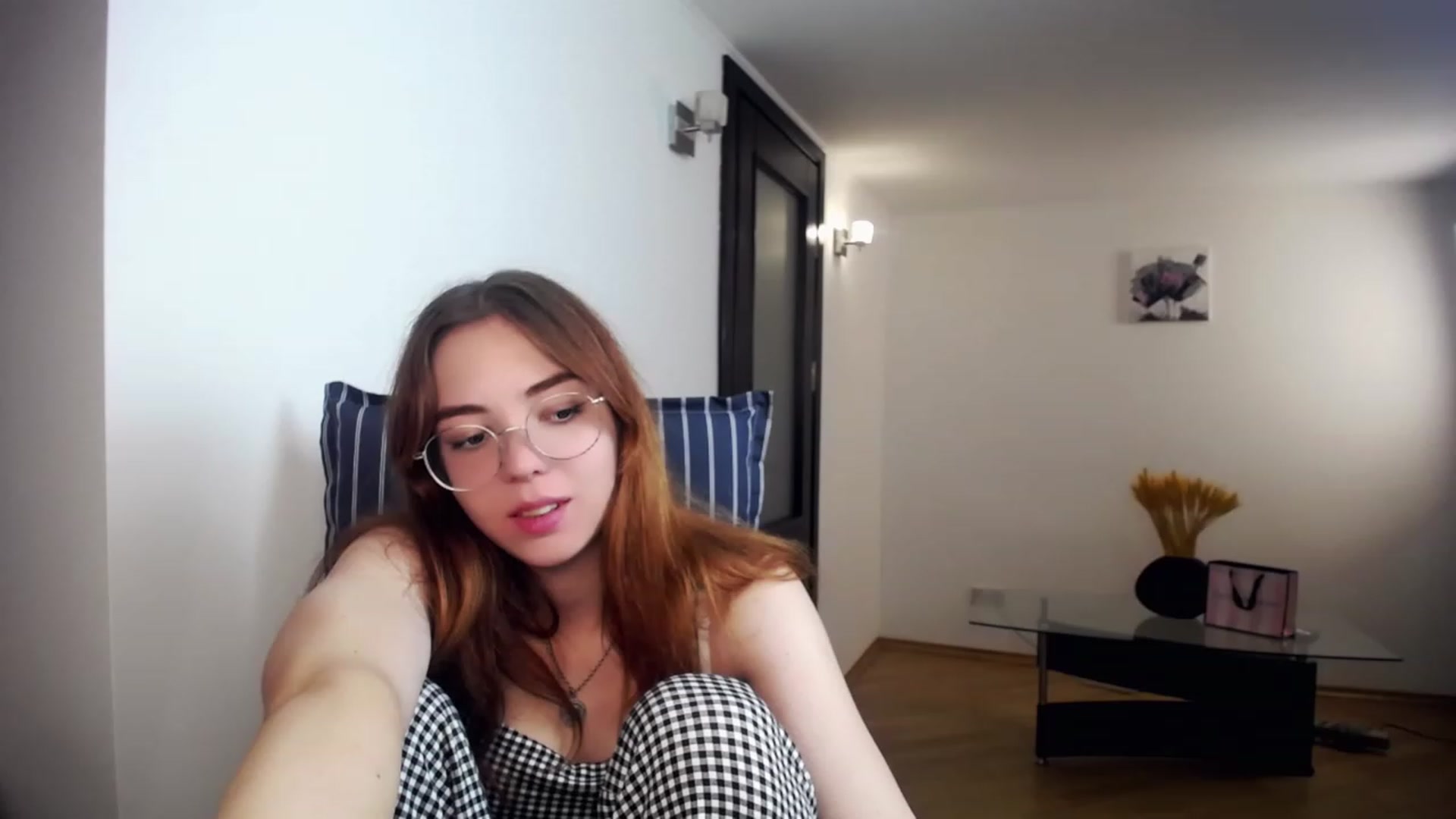 Gallery image thumbnail from KristinaRed's myfreecams stream on, 08/23/2023, 21:16 image 12 of 20