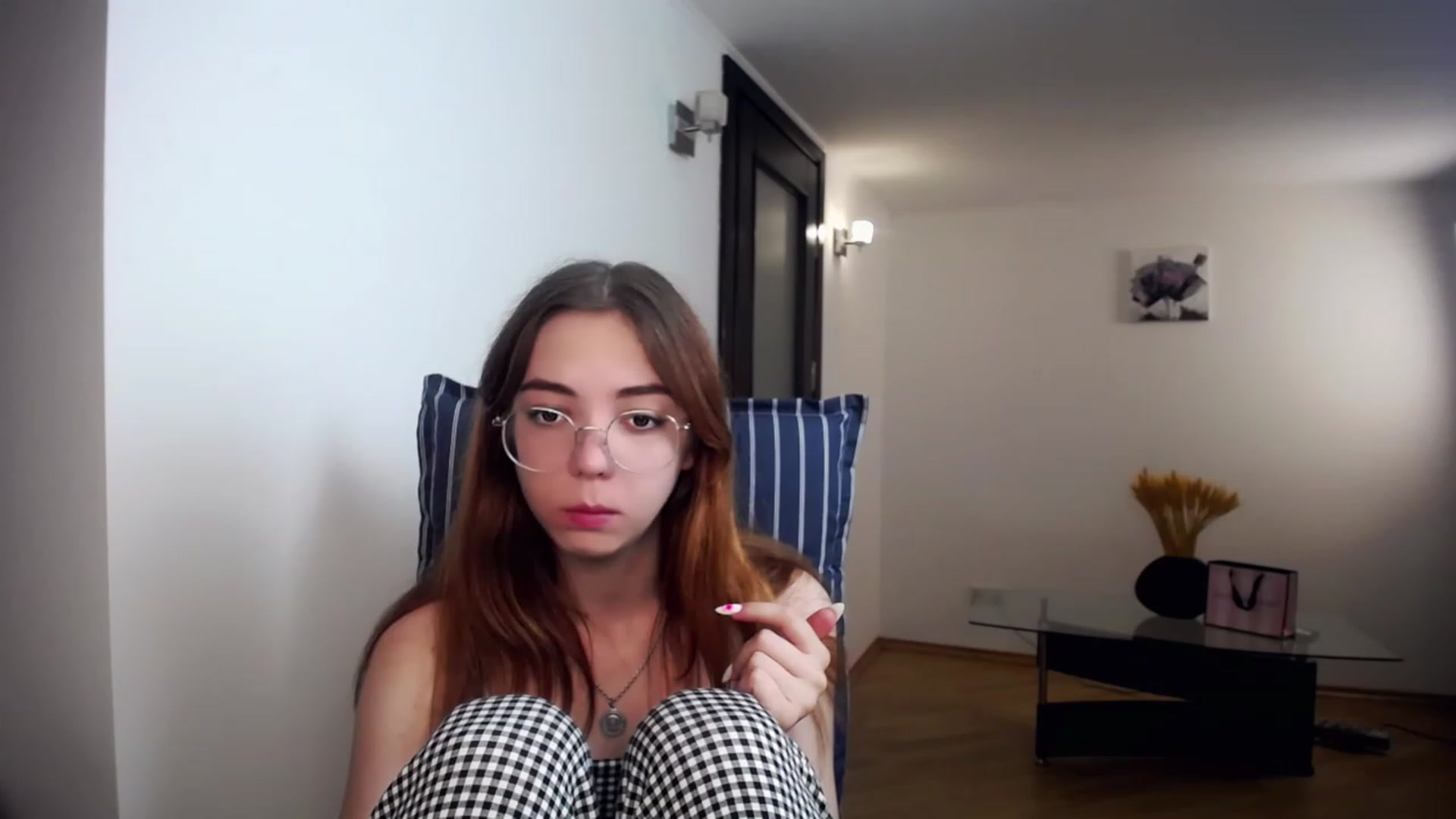Gallery image thumbnail from KristinaRed's myfreecams stream on, 08/23/2023, 21:16 image 4 of 20