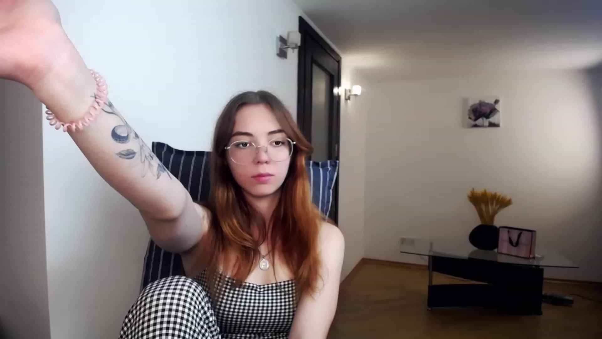 Gallery image thumbnail from KristinaRed's myfreecams stream on, 08/23/2023, 21:50 image 17 of 20