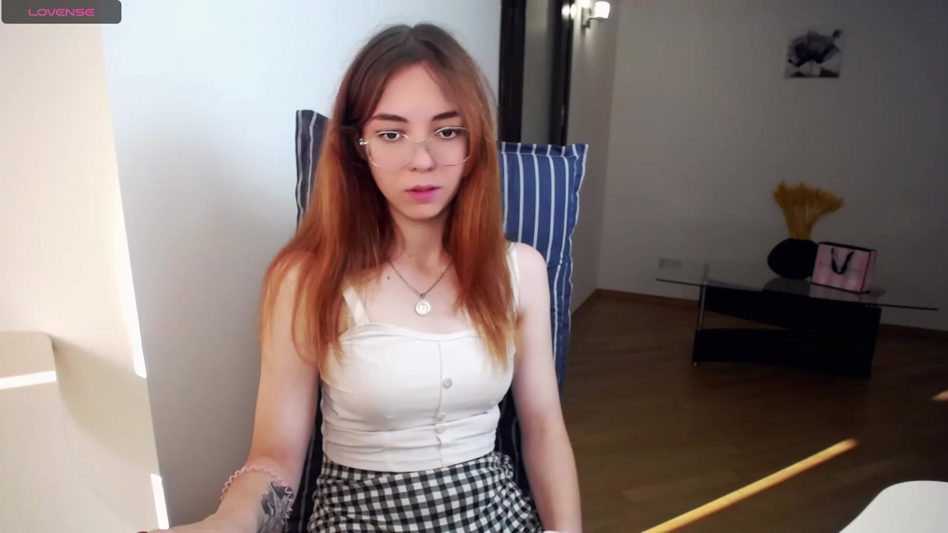 Gallery image thumbnail from KristinaRed's myfreecams stream on, 08/24/2023, 16:23 image 11 of 20