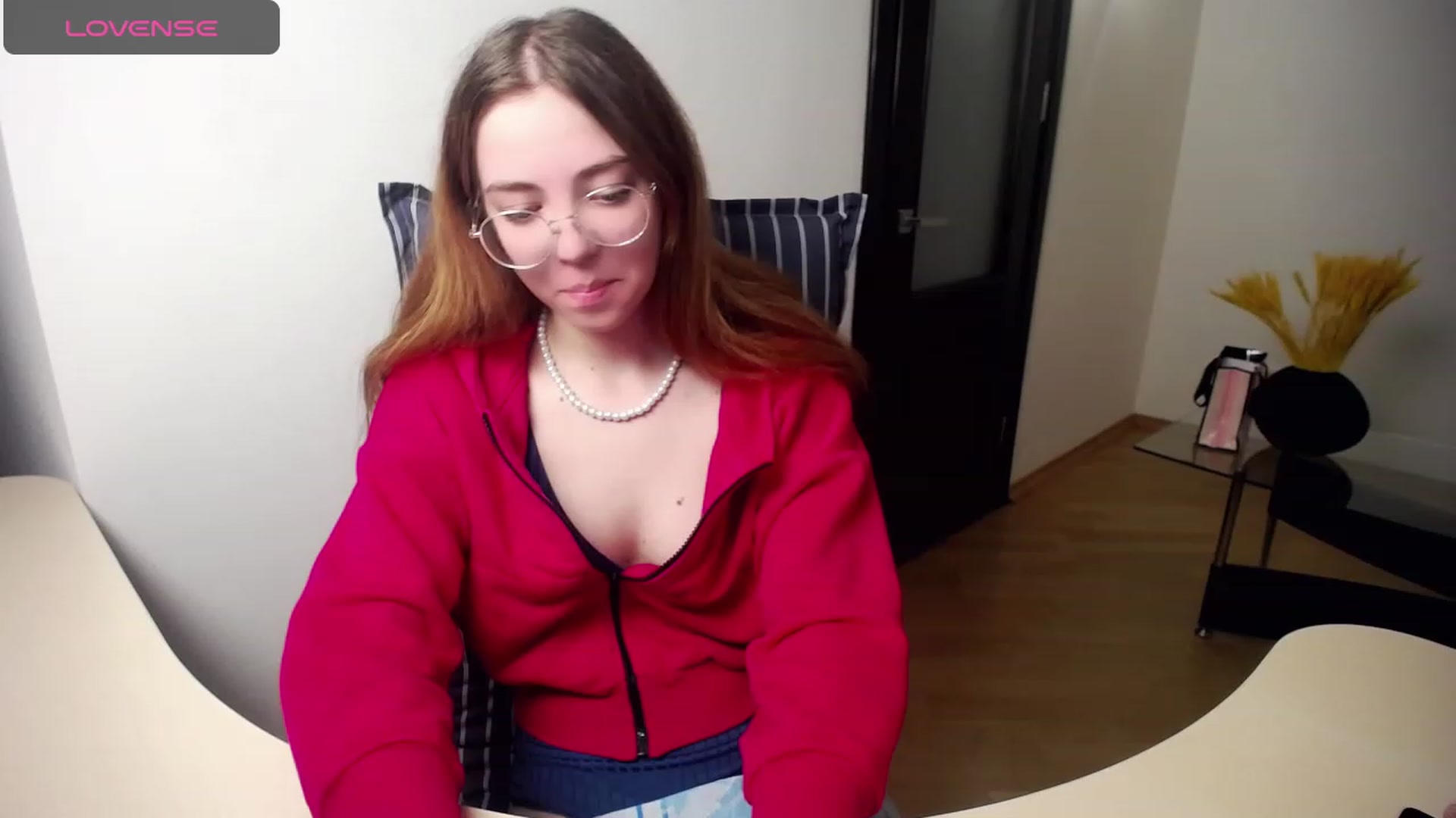 Gallery image thumbnail from KristinaRed's myfreecams stream on, 09/05/2023, 24:02 image 14 of 20