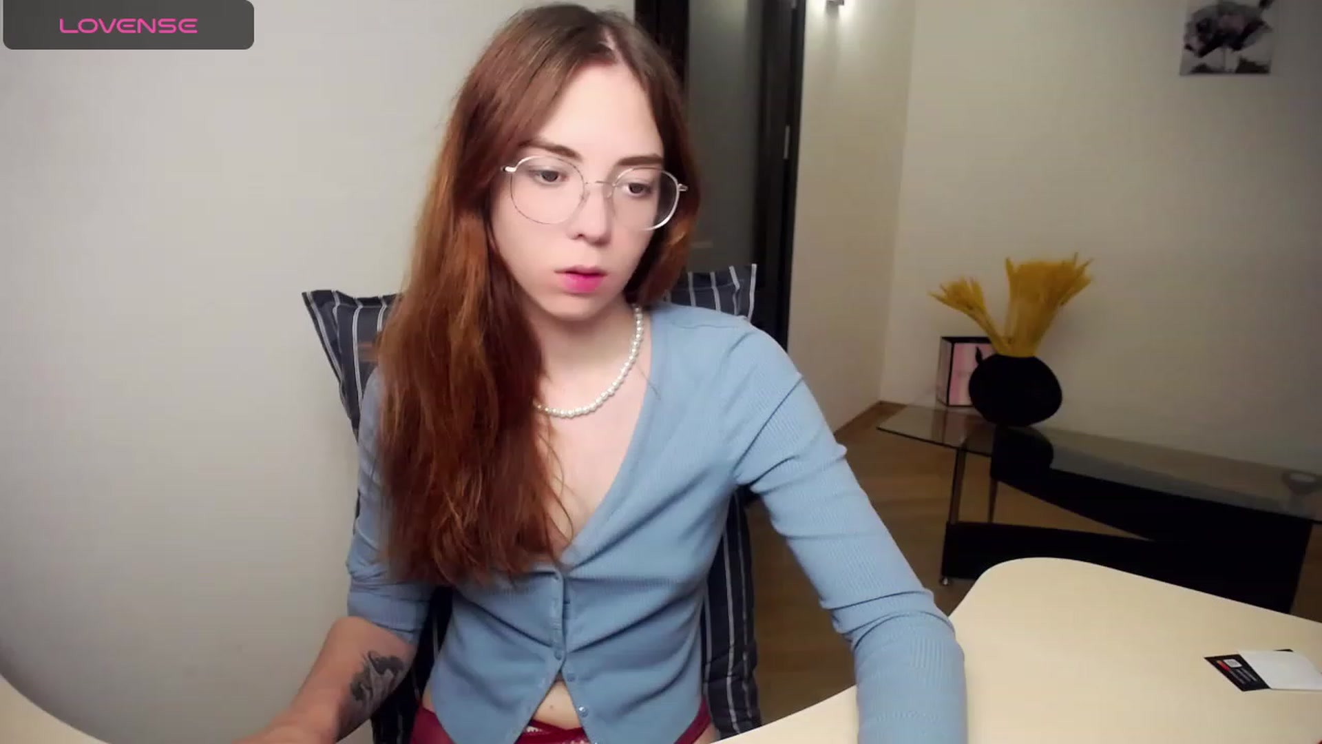 Gallery image thumbnail from KristinaRed's myfreecams stream on, 09/06/2023, 23:45 image 1 of 20