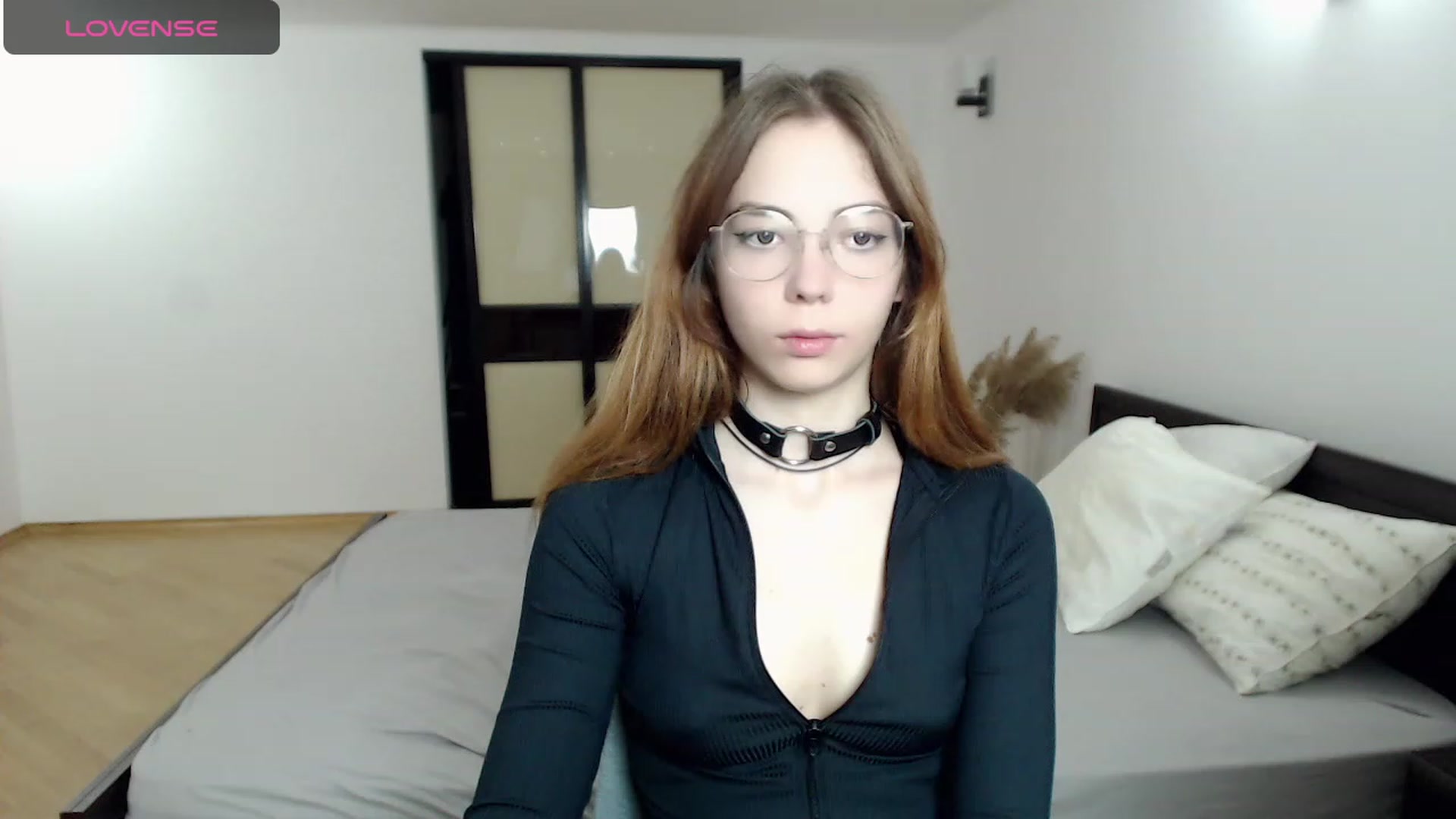 Gallery image thumbnail from KristinaRed's myfreecams stream on, 09/13/2023, 24:35 image 17 of 20