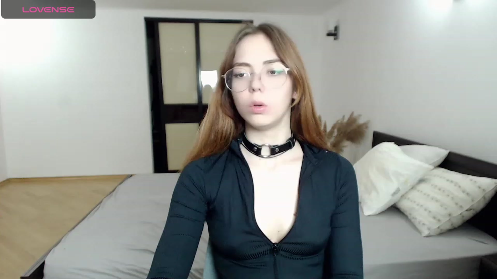 Gallery image thumbnail from KristinaRed's myfreecams stream on, 09/13/2023, 24:35 image 16 of 20