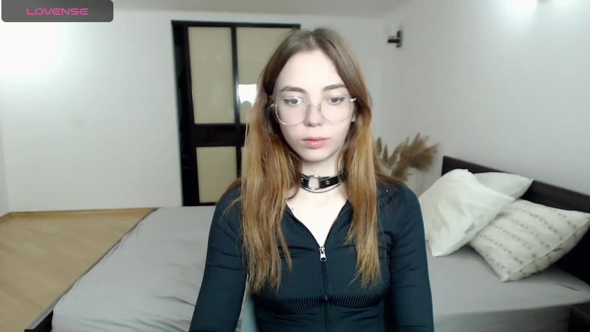 Gallery image thumbnail from KristinaRed's myfreecams stream on, 09/13/2023, 24:35 image 15 of 20