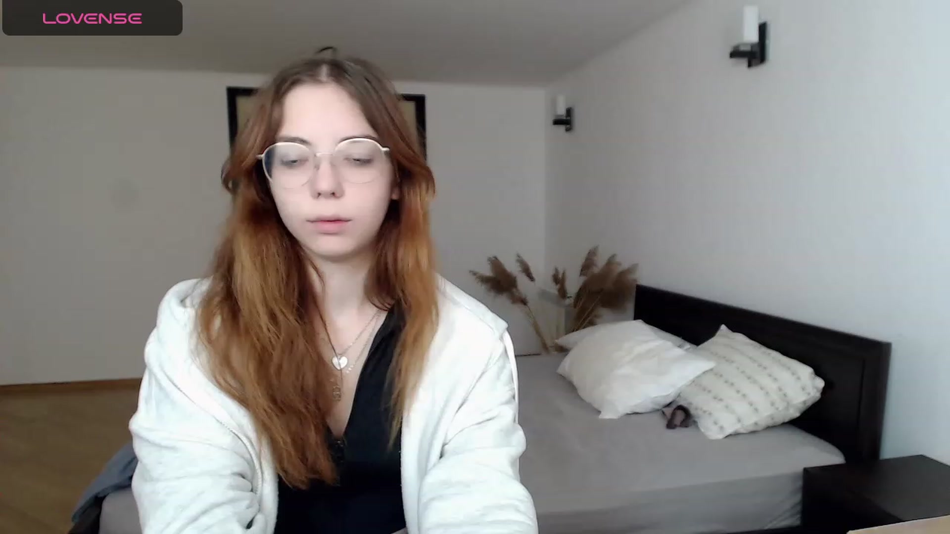 Gallery image thumbnail from KristinaRed's myfreecams stream on, 09/26/2023, 09:40 image 10 of 20