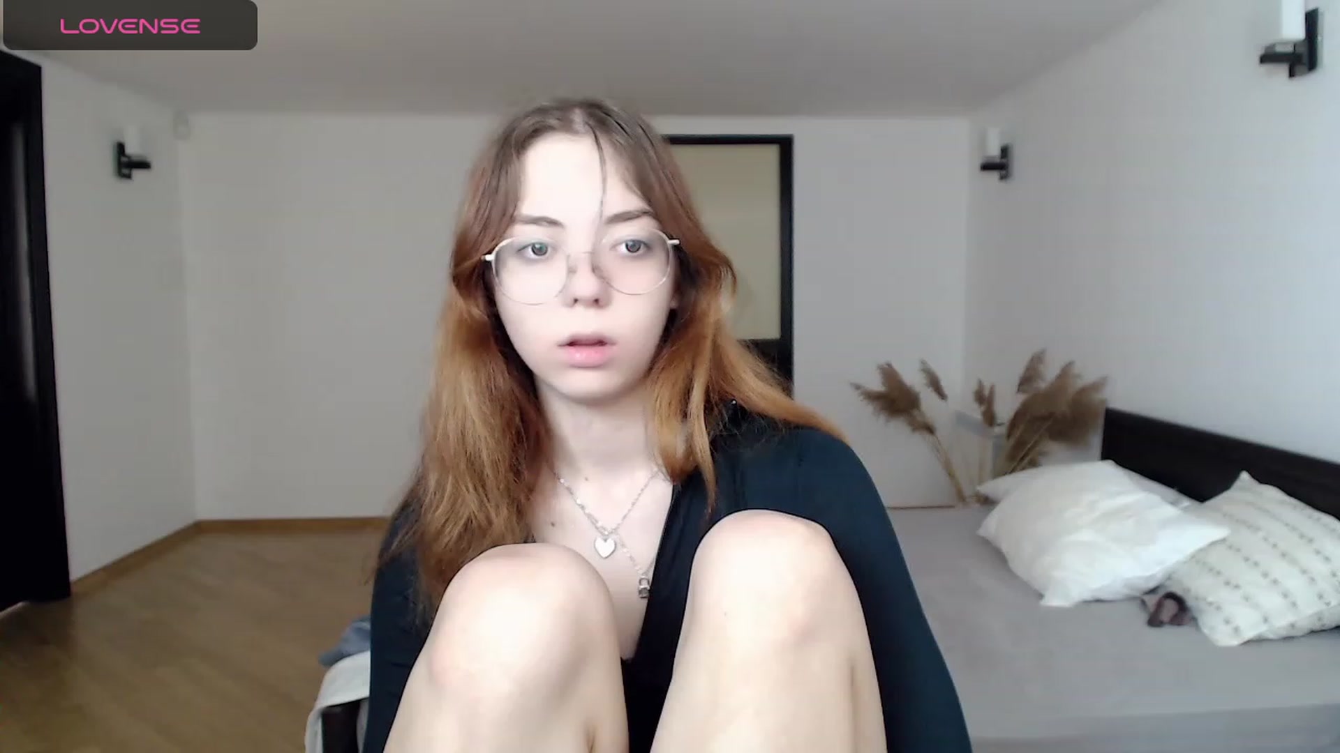 Gallery image thumbnail from KristinaRed's myfreecams stream on, 09/26/2023, 09:40 image 1 of 20
