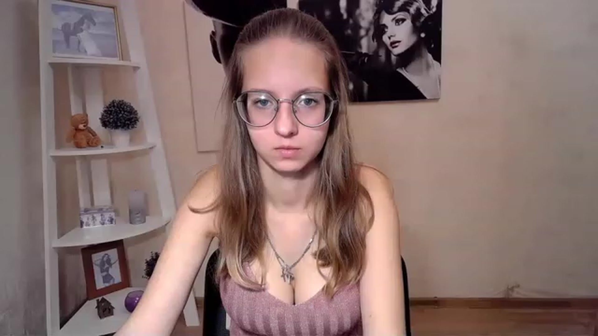 Gallery image thumbnail from Kristina_Adel's myfreecams stream on, 11/23/2022, 10:04 image 7 of 20