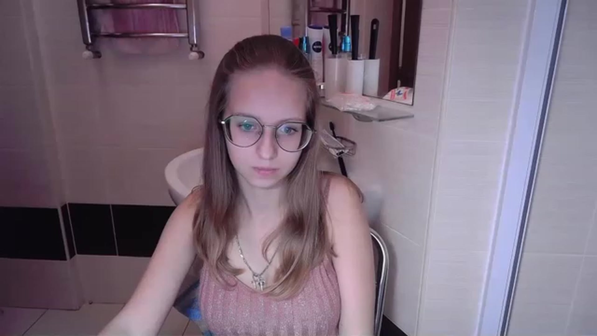 Gallery image thumbnail from Kristina_Adel's myfreecams stream on, 11/28/2022, 10:54 image 16 of 20