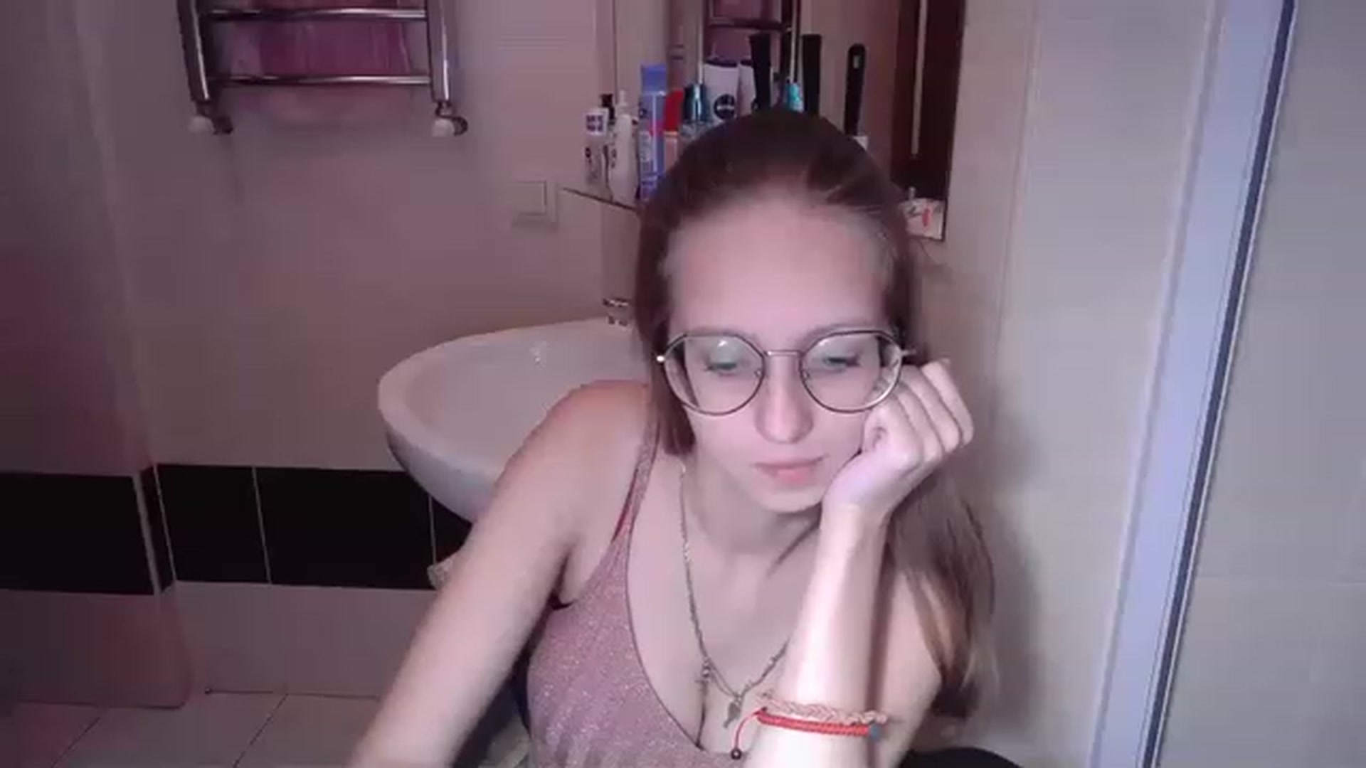Gallery image thumbnail from Kristina_Adel's myfreecams stream on, 11/28/2022, 10:54 image 12 of 20