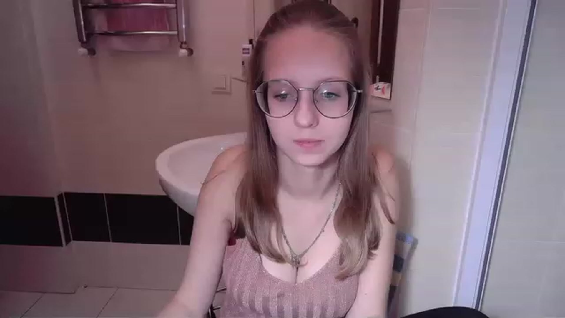 Gallery image thumbnail from Kristina_Adel's myfreecams stream on, 11/28/2022, 10:54 image 4 of 20