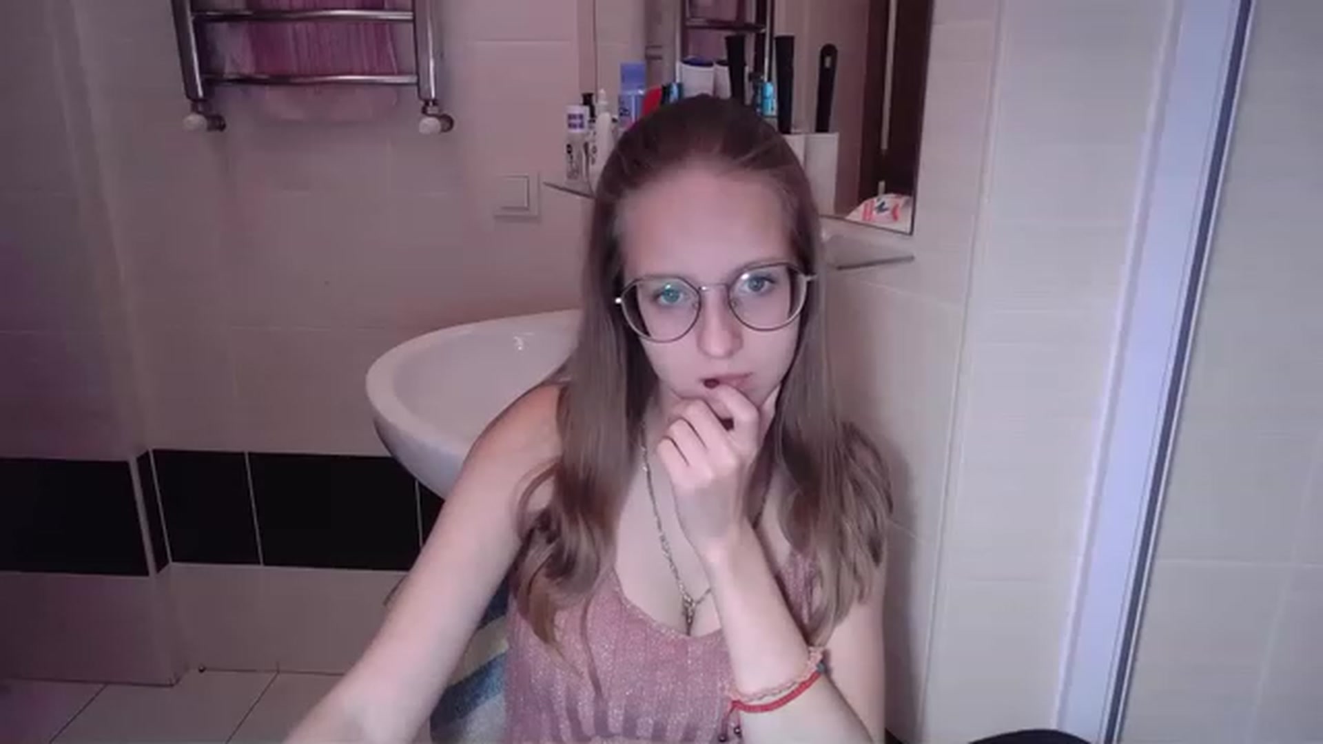 Gallery image thumbnail from Kristina_Adel's myfreecams stream on, 11/28/2022, 10:54 image 9 of 20