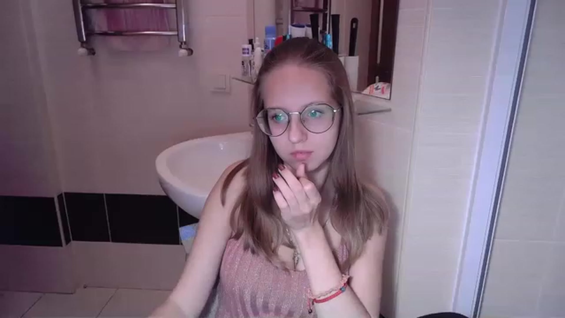 Gallery image thumbnail from Kristina_Adel's myfreecams stream on, 11/28/2022, 10:54 image 6 of 20