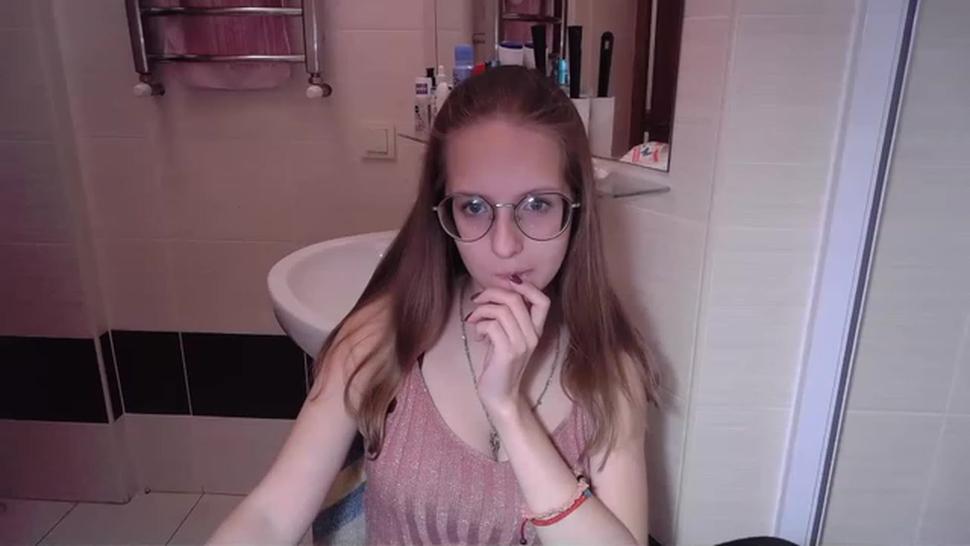 Gallery image thumbnail from Kristina_Adel's myfreecams stream on, 11/28/2022, 10:54 image 10 of 20