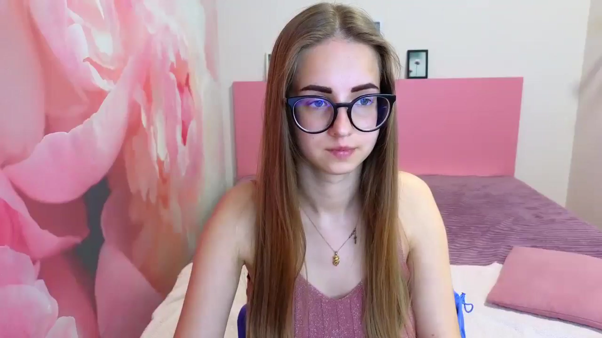 Gallery image thumbnail from Kristina_Adel's myfreecams stream on, 04/24/2025, 10:32 image 7 of 20