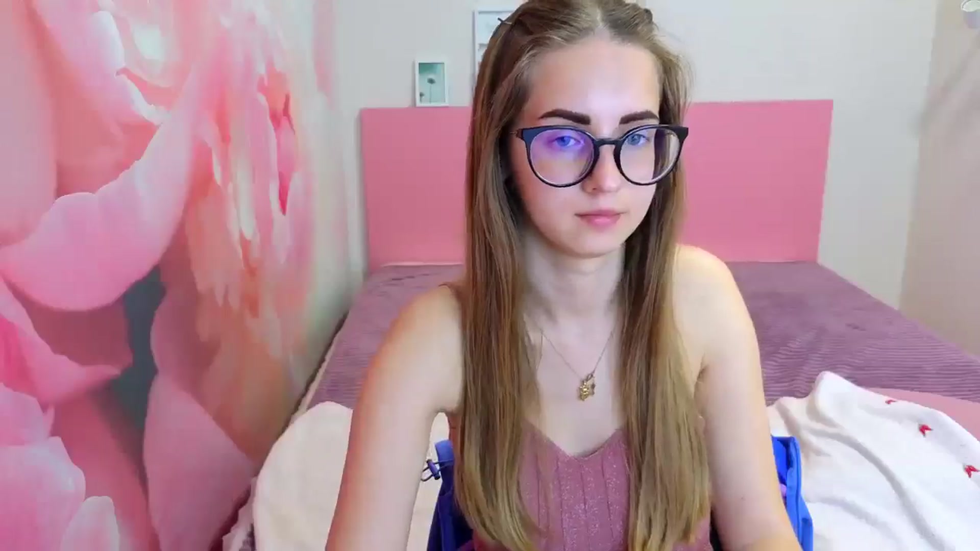 Gallery image thumbnail from Kristina_Adel's myfreecams stream on, 04/24/2025, 13:22 image 7 of 20