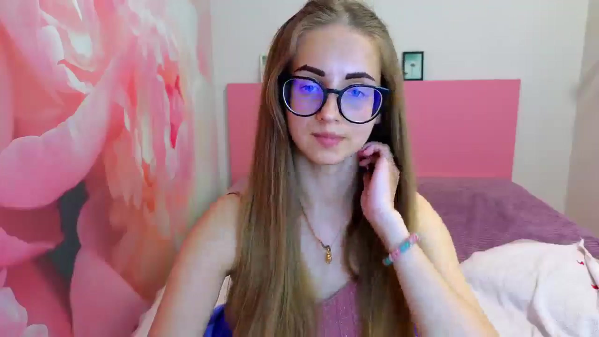 Gallery image thumbnail from Kristina_Adel's myfreecams stream on, 05/01/2025, 13:31 image 6 of 20