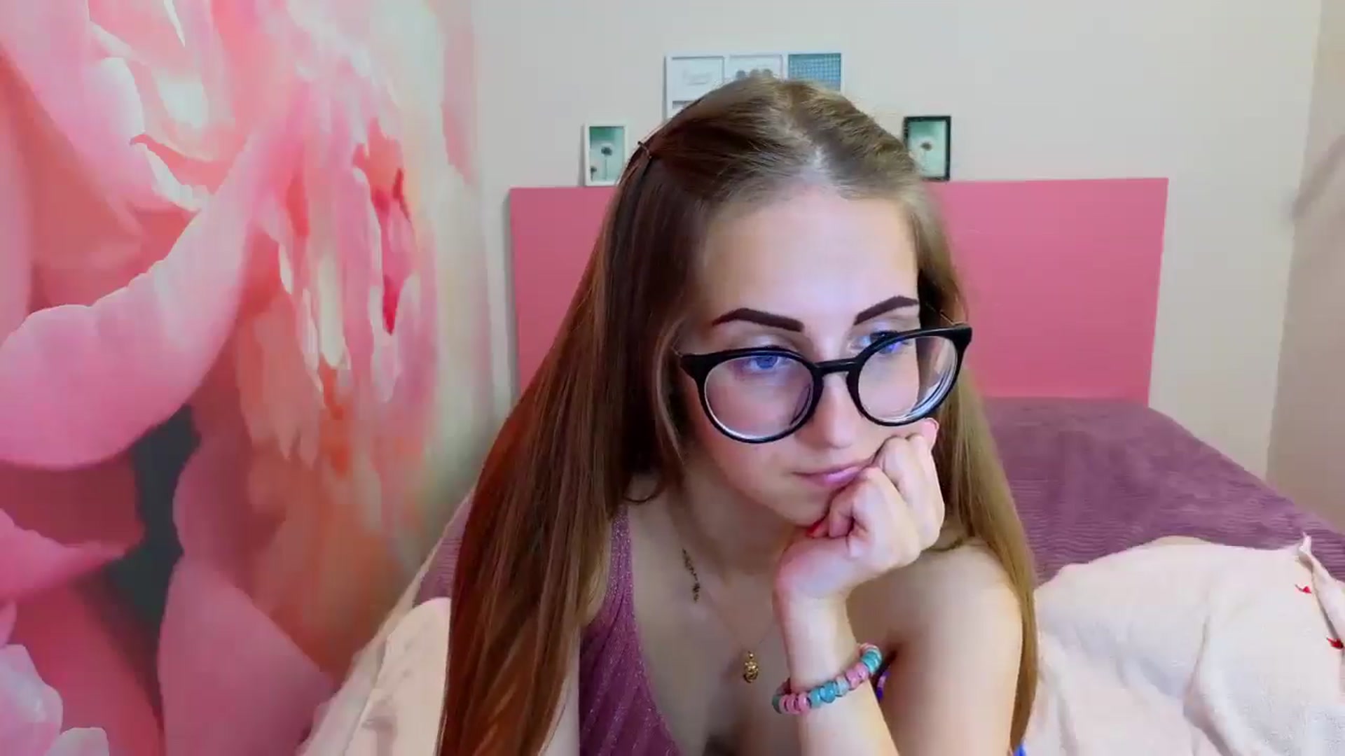 Gallery image thumbnail from Kristina_Adel's myfreecams stream on, 05/01/2025, 13:31 image 19 of 20