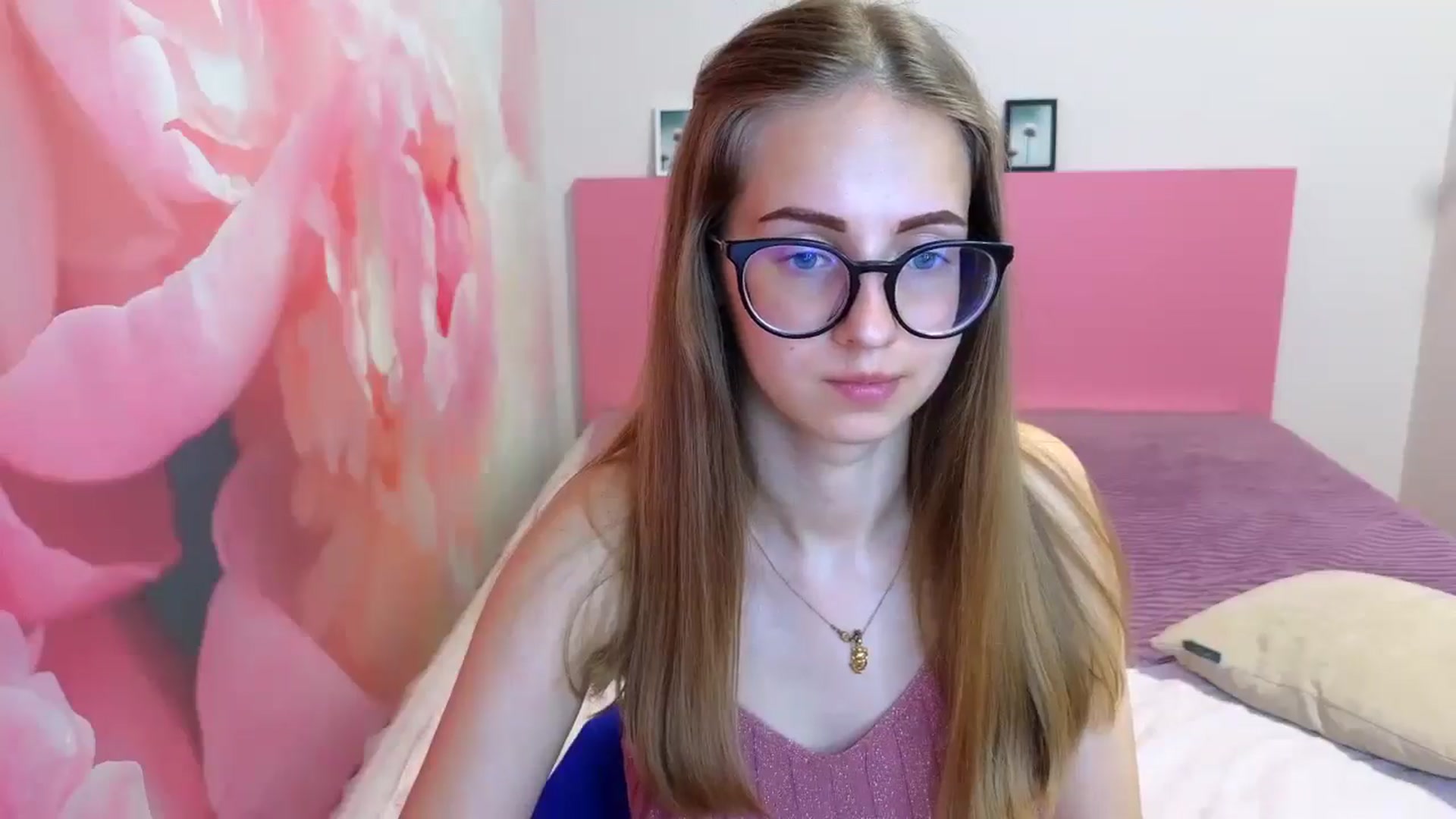 Gallery image thumbnail from Kristina_Adel's myfreecams stream on, 05/07/2025, 10:25 image 2 of 20