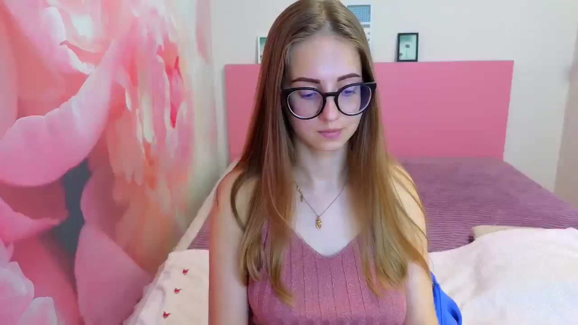 Gallery image thumbnail from Kristina_Adel's myfreecams stream on, 05/08/2025, 08:40 image 6 of 20