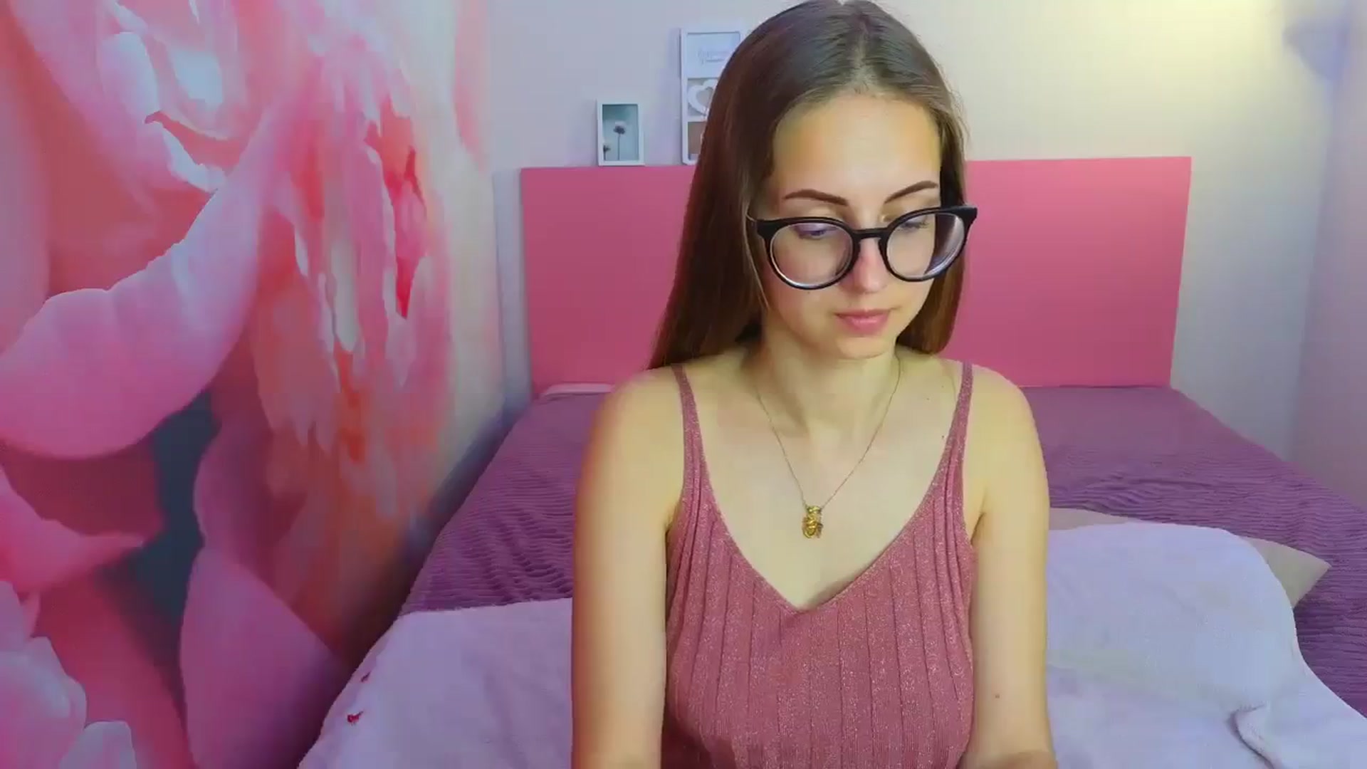 Gallery image thumbnail from Kristina_Adel's myfreecams stream on, 05/14/2025, 09:33 image 18 of 20