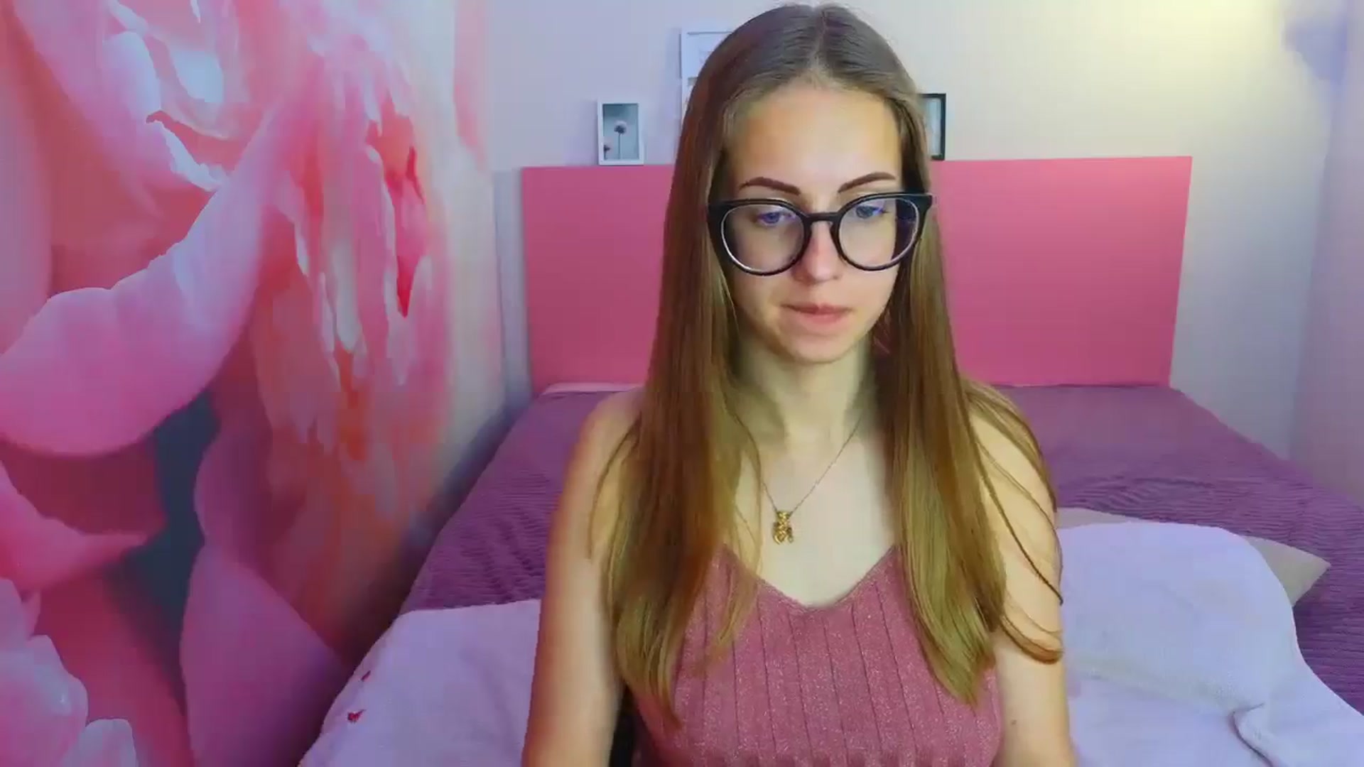 Gallery image thumbnail from Kristina_Adel's myfreecams stream on, 05/14/2025, 09:33 image 12 of 20