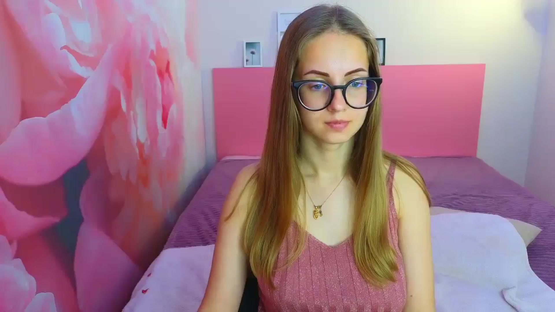 Gallery image thumbnail from Kristina_Adel's myfreecams stream on, 05/14/2025, 09:33 image 8 of 20