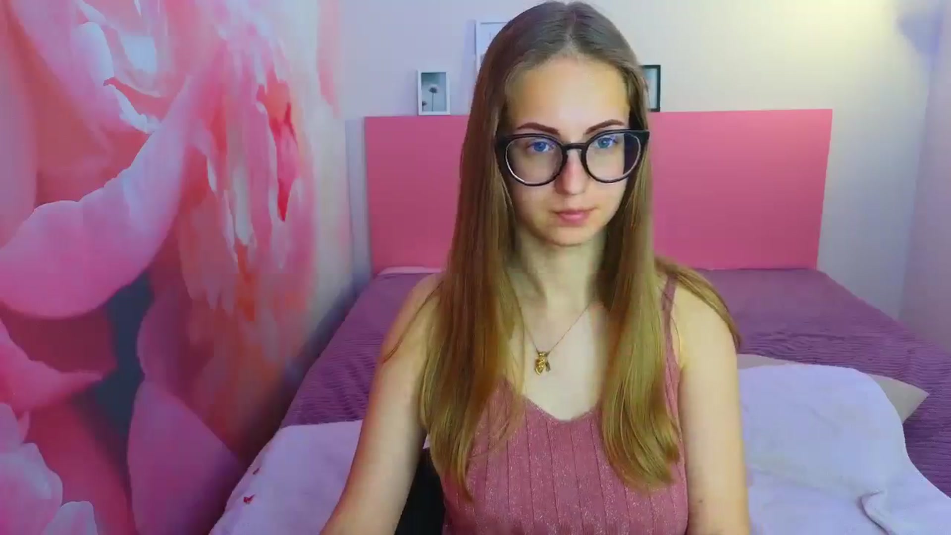 Gallery image thumbnail from Kristina_Adel's myfreecams stream on, 05/14/2025, 09:33 image 6 of 20