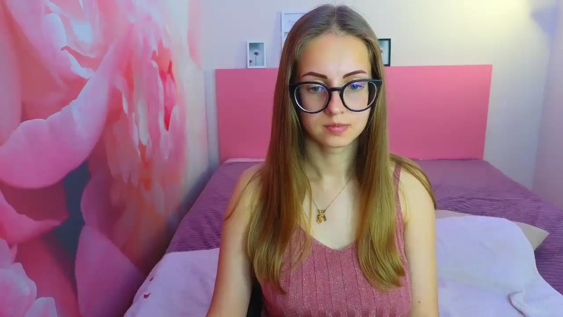 Gallery image thumbnail from Kristina_Adel's myfreecams stream on, 05/14/2025, 09:33 image 5 of 20