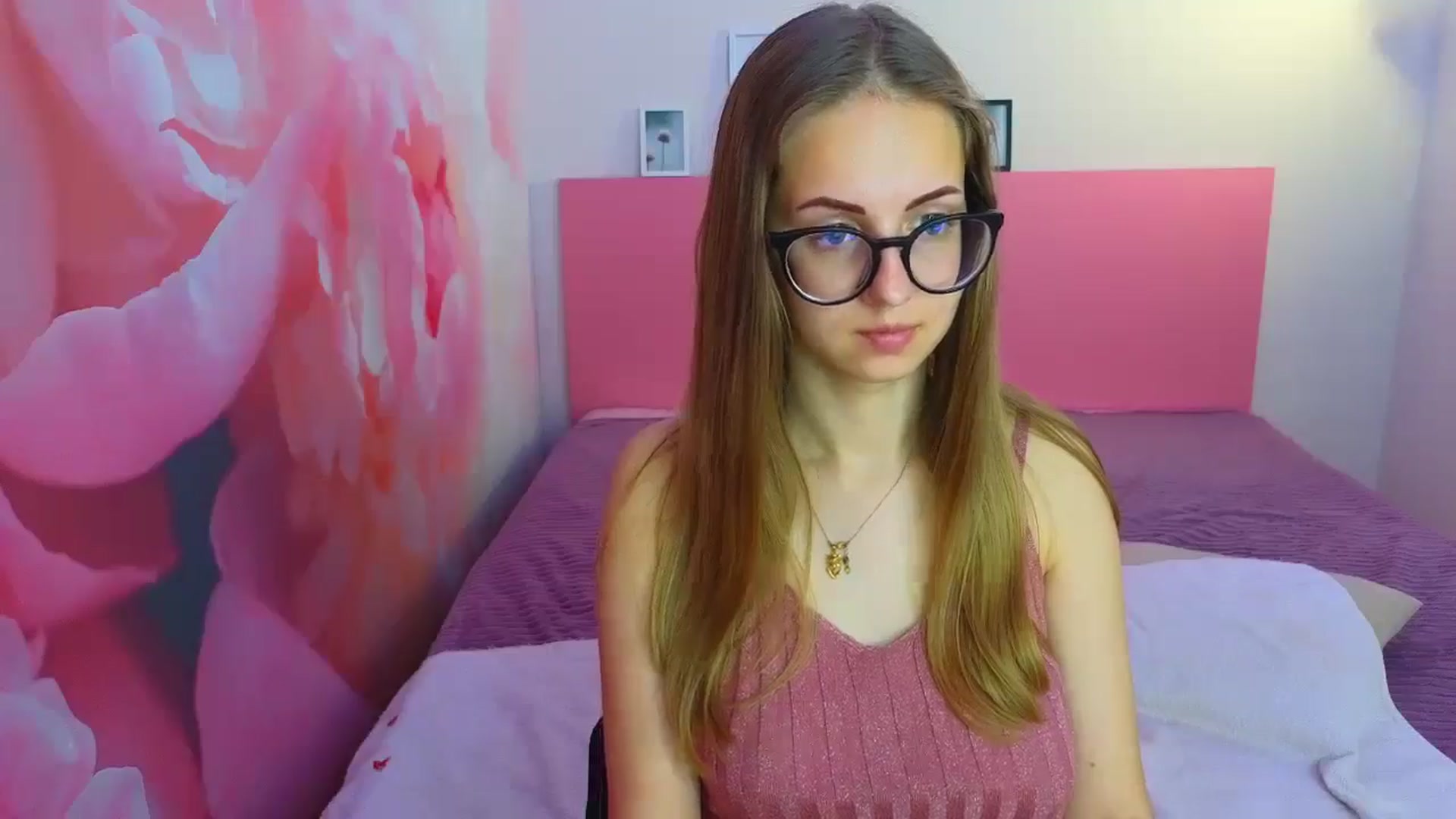 Gallery image thumbnail from Kristina_Adel's myfreecams stream on, 05/14/2025, 09:33 image 3 of 20