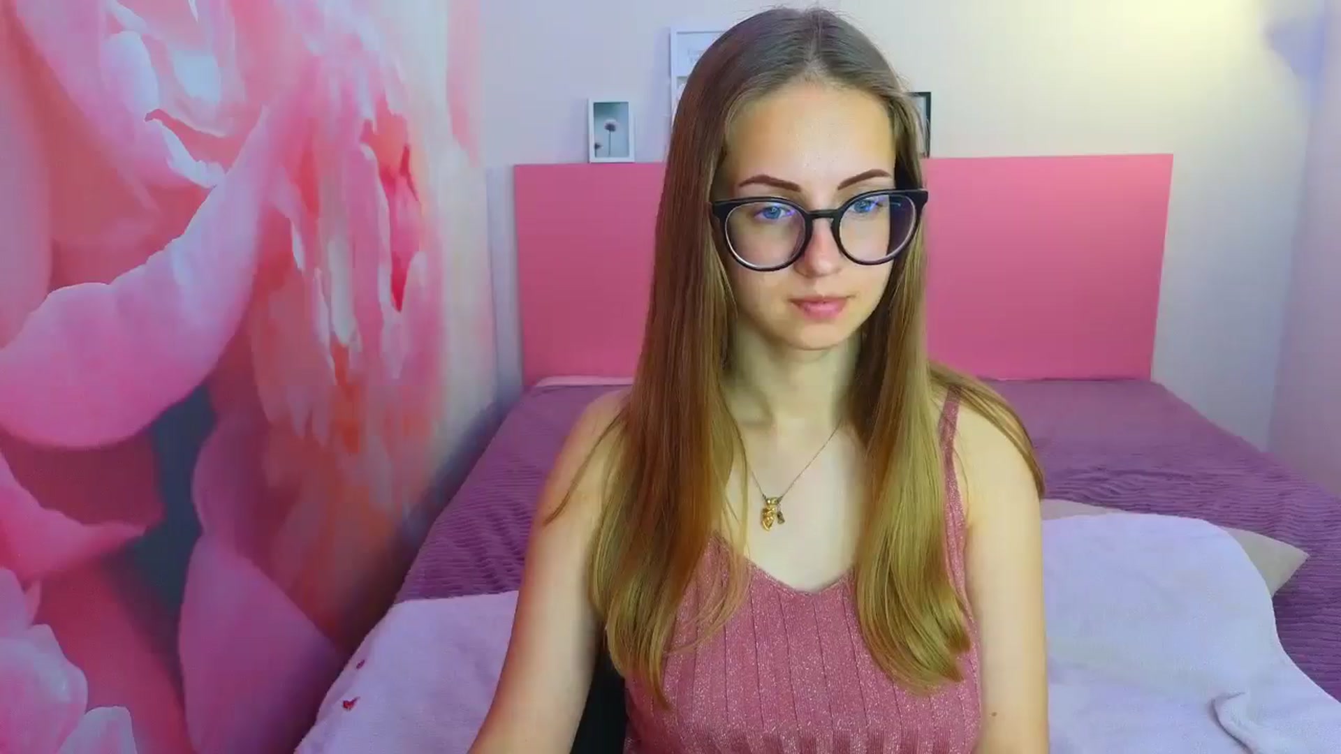 Gallery image thumbnail from Kristina_Adel's myfreecams stream on, 05/14/2025, 09:33 image 7 of 20
