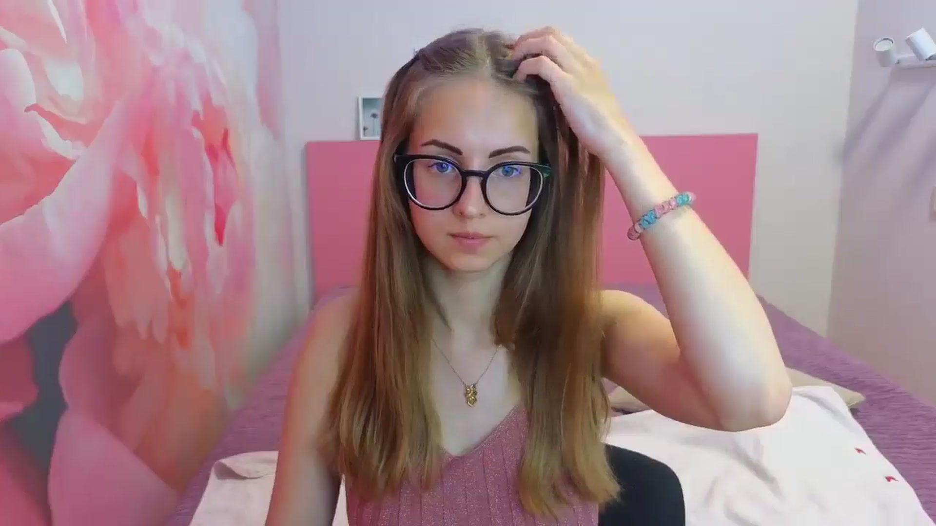 Gallery image thumbnail from Kristina_Adel's myfreecams stream on, 05/16/2025, 09:30 image 15 of 20