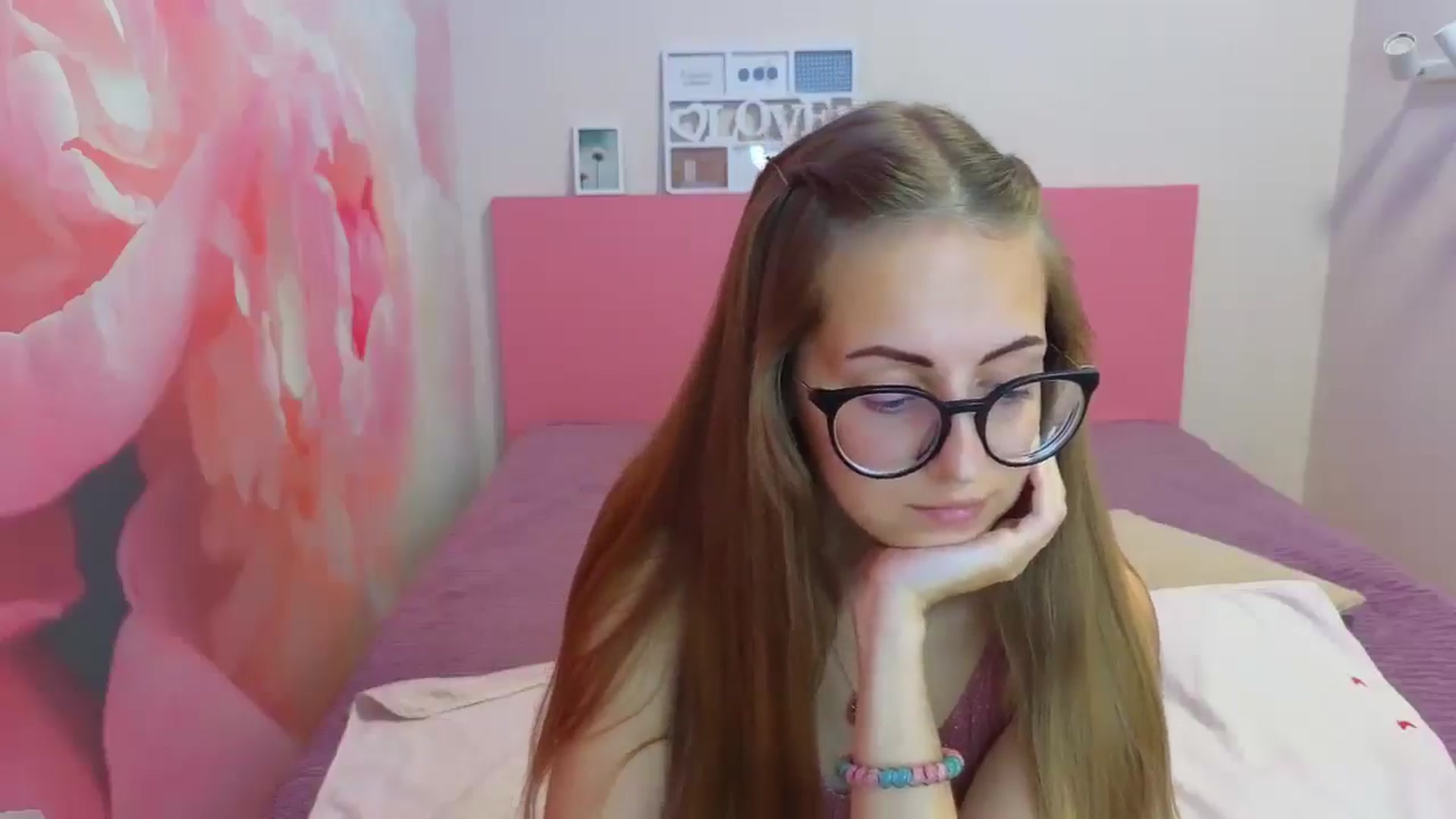 Gallery image thumbnail from Kristina_Adel's myfreecams stream on, 05/16/2025, 10:45 image 19 of 20