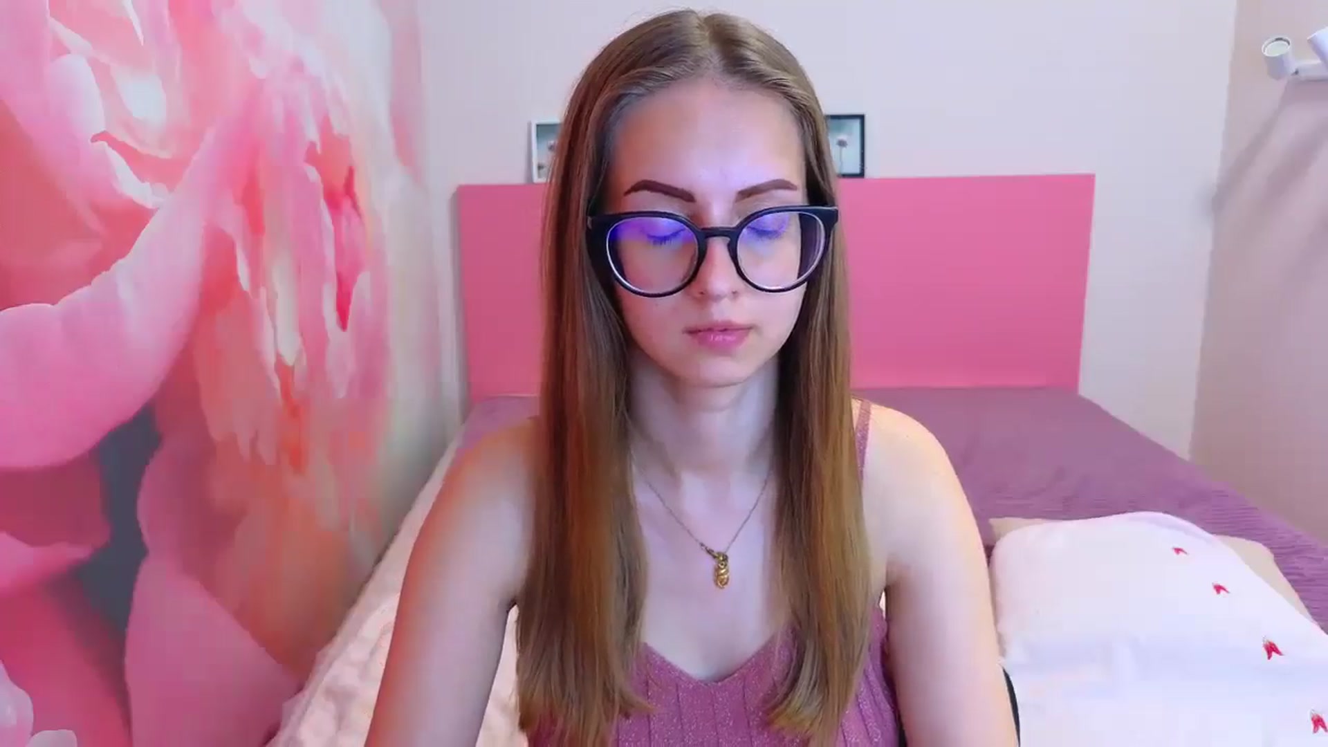 Gallery image thumbnail from Kristina_Adel's myfreecams stream on, 05/21/2025, 08:12 image 3 of 20