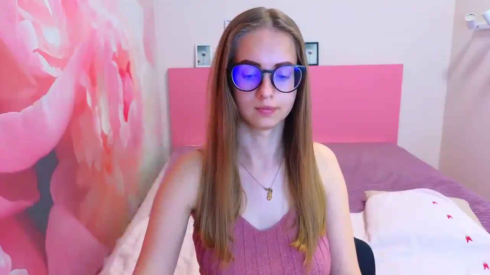 Gallery image thumbnail from Kristina_Adel's myfreecams stream on, 05/21/2025, 08:12 image 9 of 20