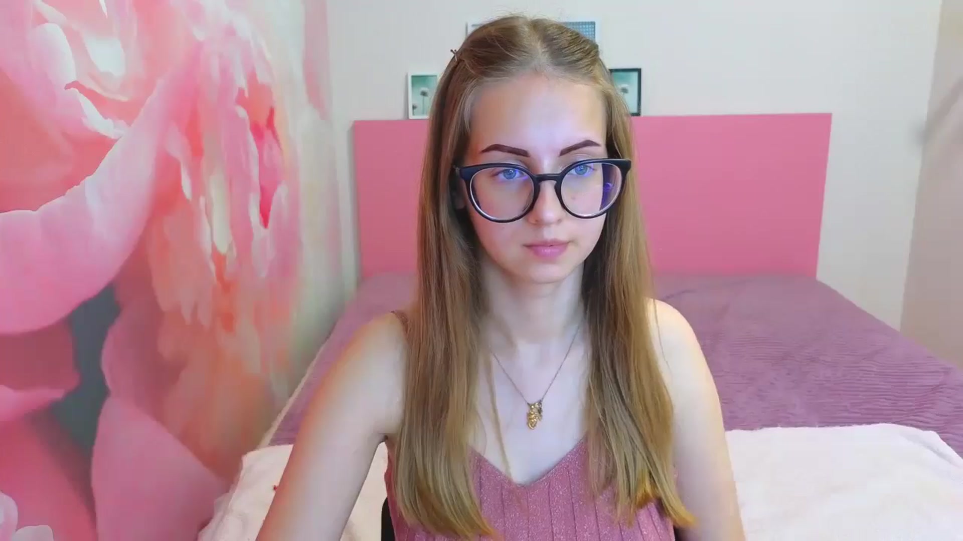 Gallery image thumbnail from Kristina_Adel's myfreecams stream on, 05/29/2025, 09:25 image 19 of 20