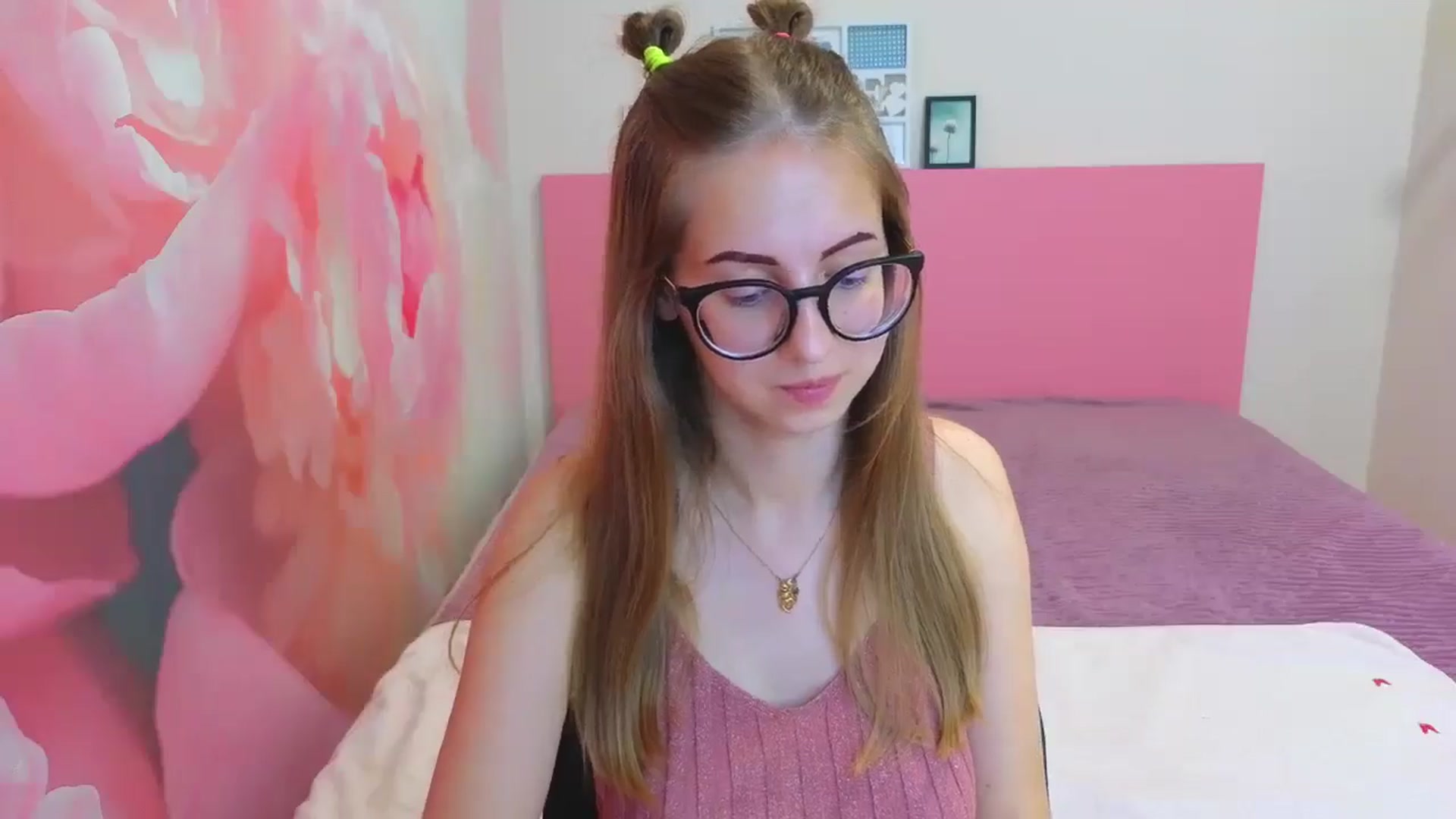 Gallery image thumbnail from Kristina_Adel's myfreecams stream on, 05/29/2025, 12:25 image 4 of 20