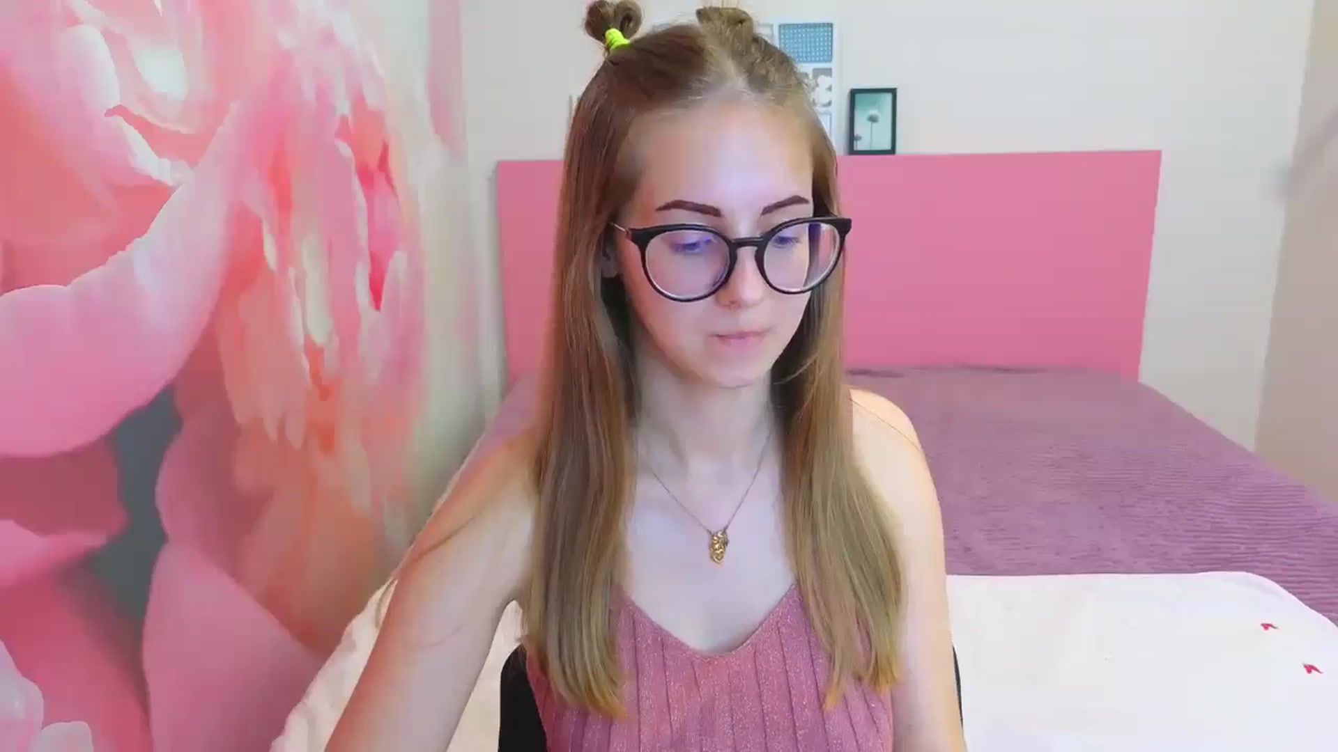 Gallery image thumbnail from Kristina_Adel's myfreecams stream on, 05/29/2025, 12:25 image 3 of 20