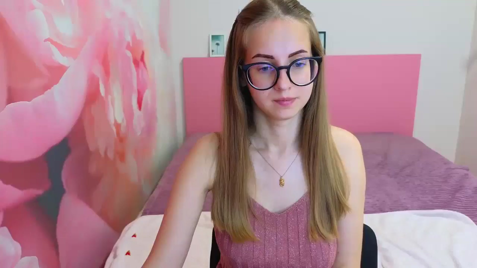 Gallery image thumbnail from Kristina_Adel's myfreecams stream on, 05/31/2025, 07:53 image 17 of 20