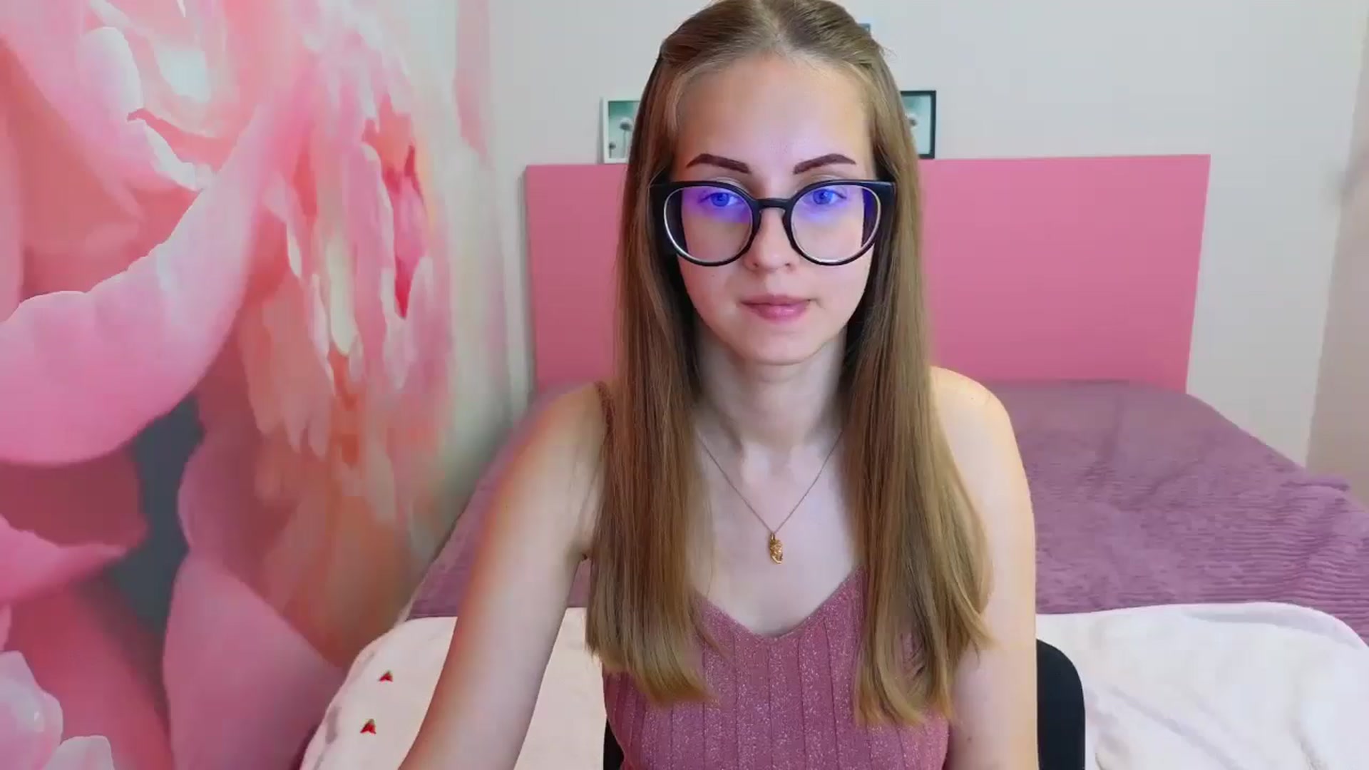 Gallery image thumbnail from Kristina_Adel's myfreecams stream on, 05/31/2025, 07:53 image 18 of 20