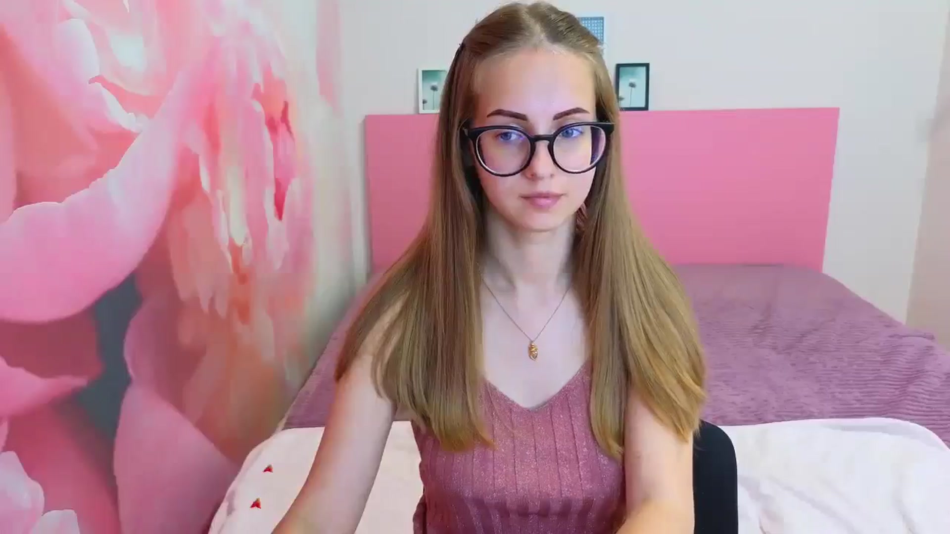 Gallery image thumbnail from Kristina_Adel's myfreecams stream on, 05/31/2025, 07:53 image 7 of 20