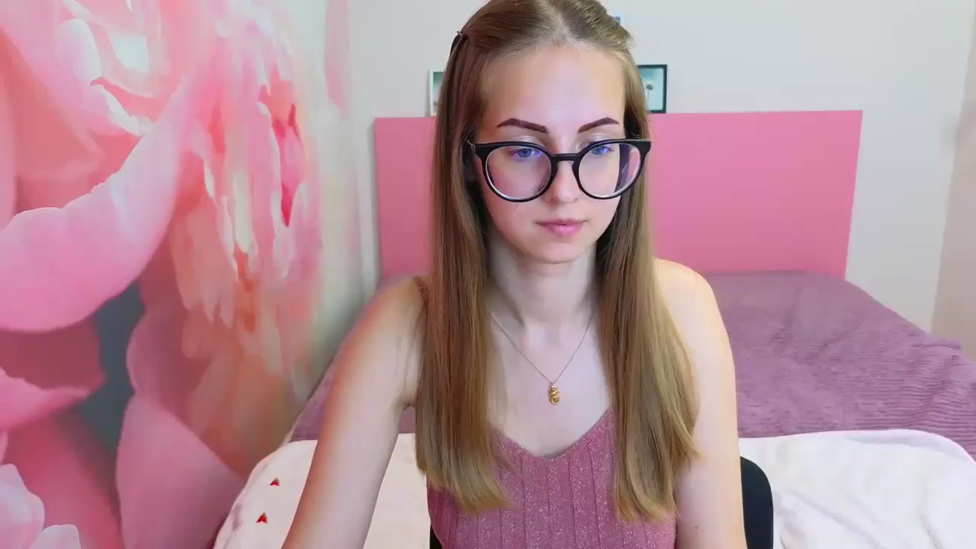 Gallery image thumbnail from Kristina_Adel's myfreecams stream on, 05/31/2025, 07:53 image 15 of 20
