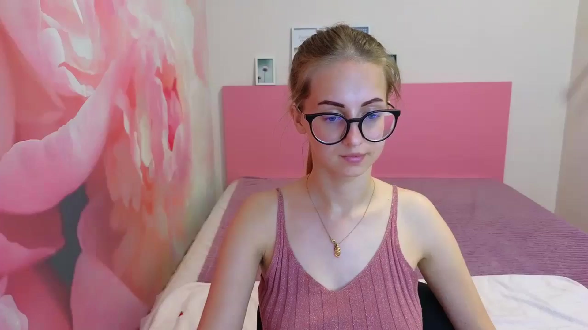 Gallery image thumbnail from Kristina_Adel's myfreecams stream on, 06/02/2025, 10:54 image 17 of 20